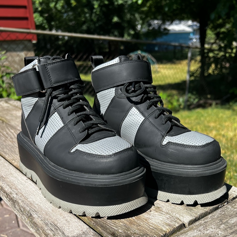 *SOLD* Koi platform sneakers